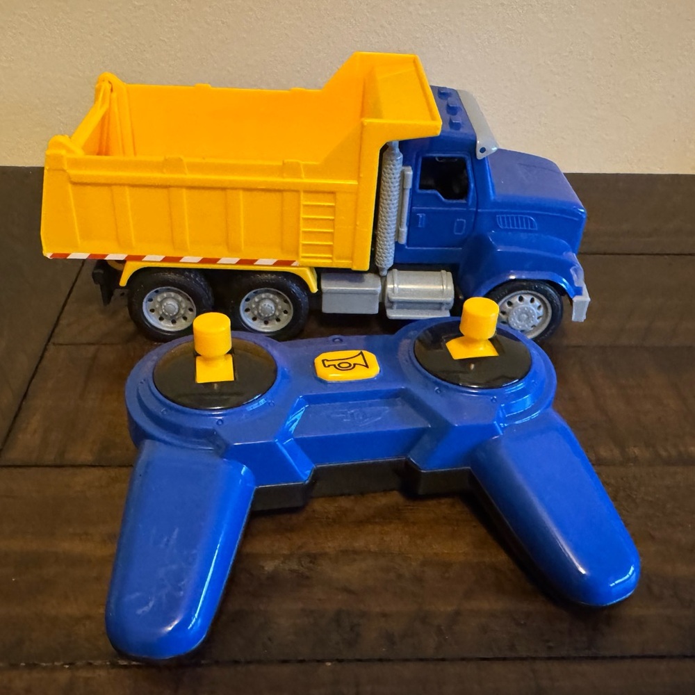 RC Dump Truck 1 Blue and Yellow Battery Operates Remote Control
